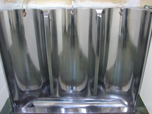 Restored stainless steel urianls
